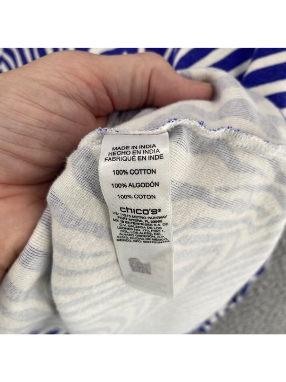 Chicos Top Womens 3 US Extra Large Blue Zebra Stripe Cotton Knit Tee Split Neck - Picture 6 of 10